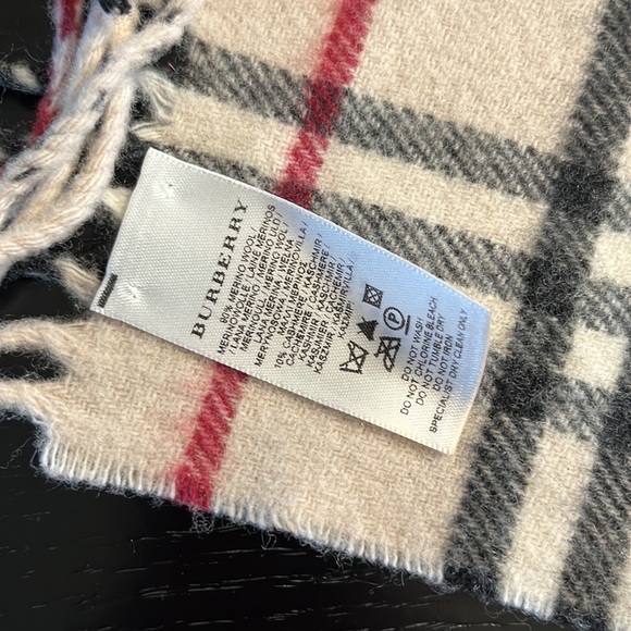 Burberry Cashmere Scarf Kids Size - Picture 2 of 3